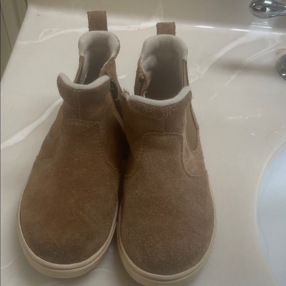 UGG Kids Brown Suede Slip-On Chelsea Sneakers